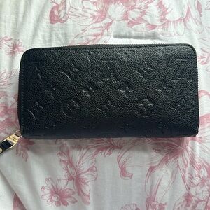 Like NEW Louis Vuitton Zippy Wallet in Black Monogram Empreinte
